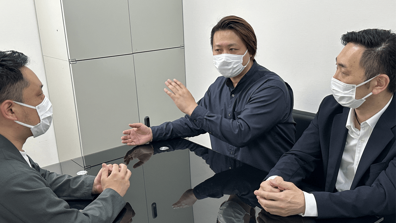 株式会社T社様へのインタビューの様子